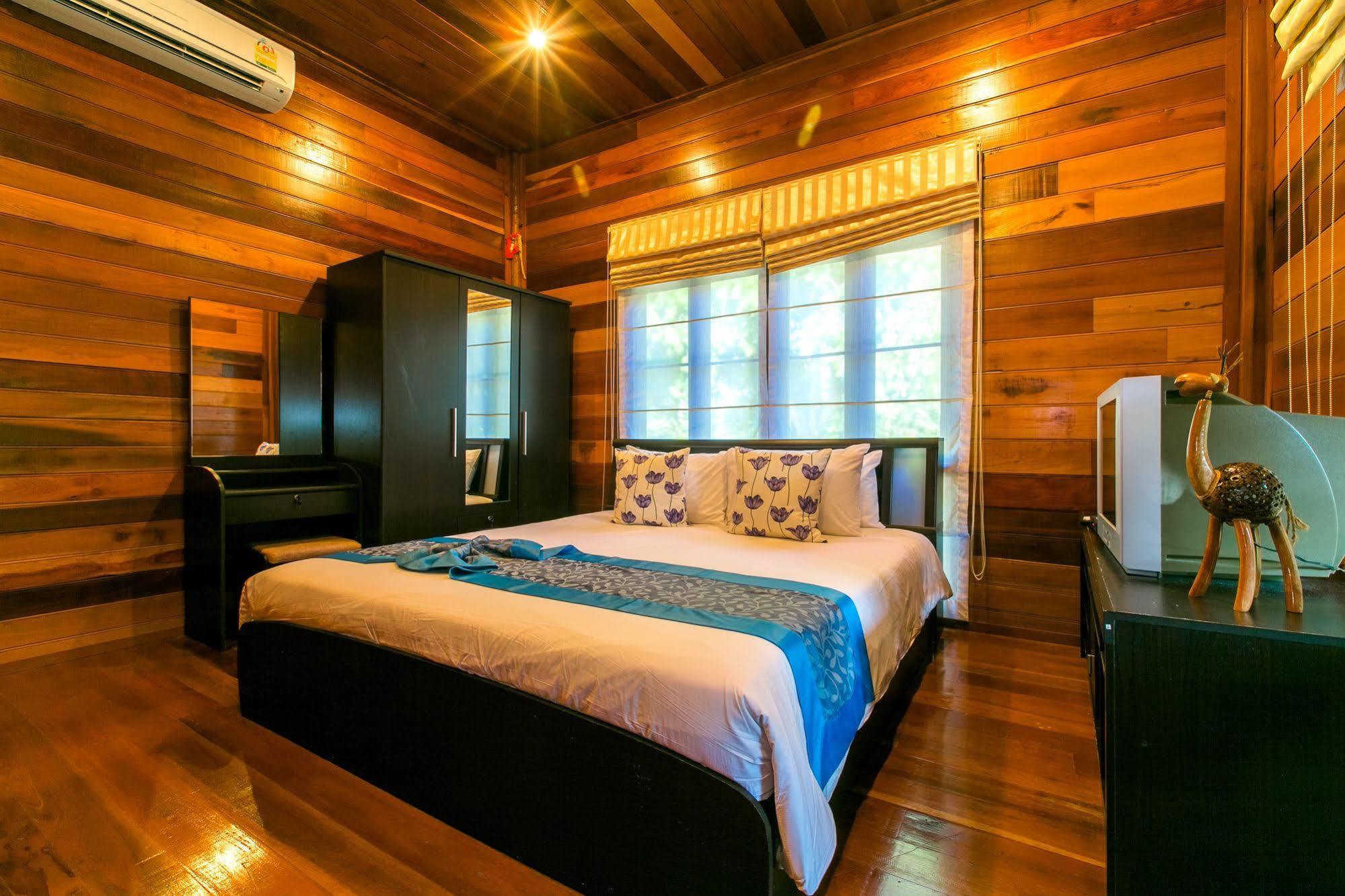 Baan Boonrod Villa Ламай Бийч Екстериор снимка